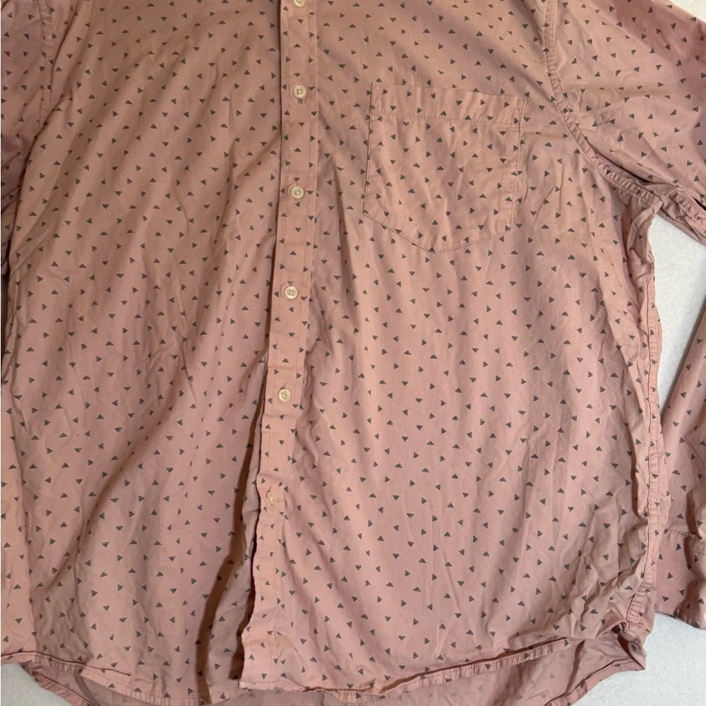 Goodfellow & Co Men’s Button‎ Down Shirt | Pink Triangle Print | Size XL - Picture 2 of 5